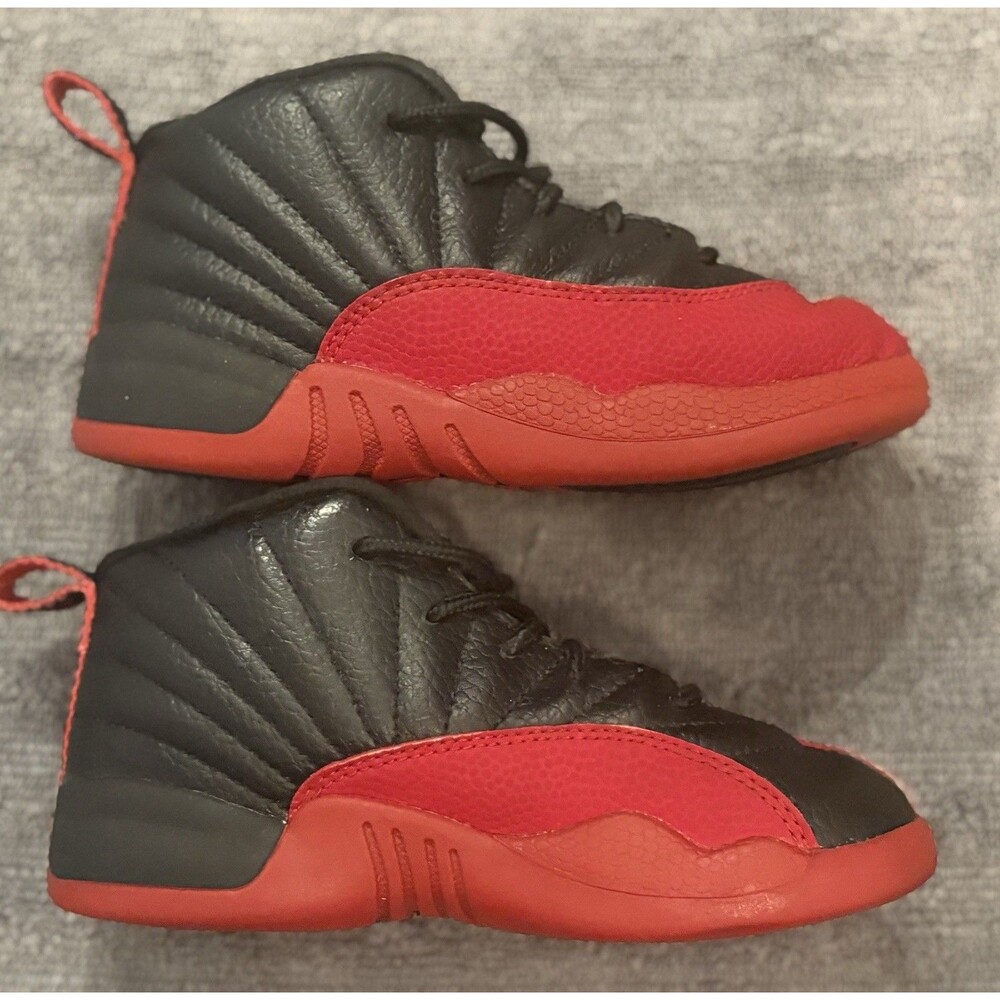 Nike Air Jordan 12 Retro "Flu Game" Black Red Kids size 10C 850000-002